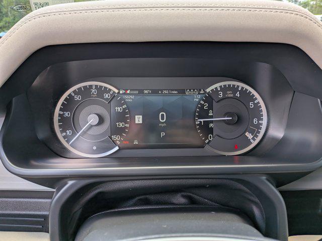 2023 Land Rover Defender 110 SE