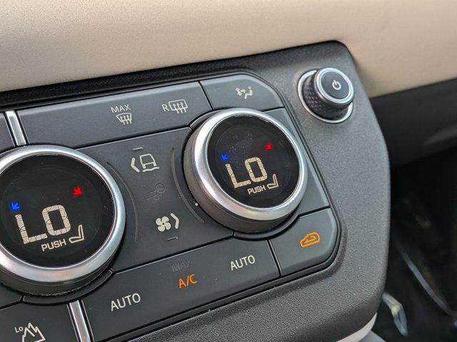 2023 Land Rover Defender 110 SE