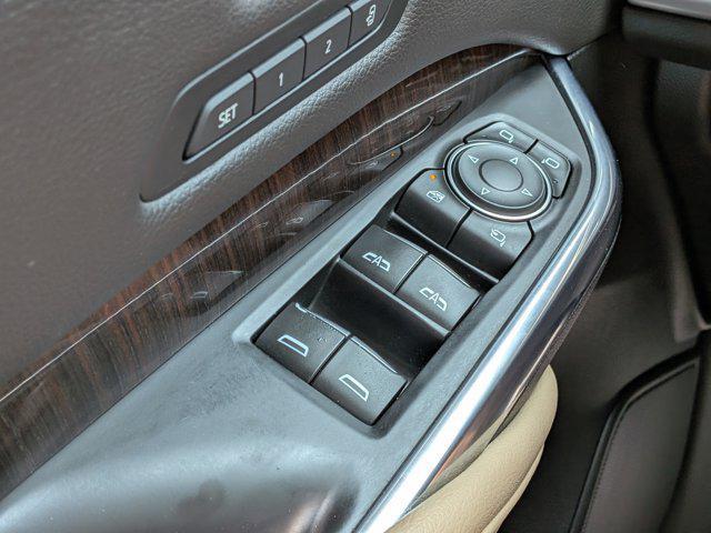 2024 Cadillac XT4 FWD Premium Luxury