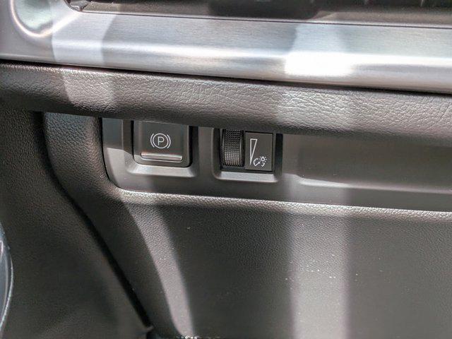 2024 Cadillac XT4 FWD Premium Luxury