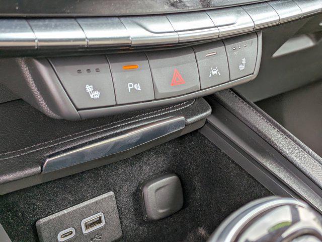 2024 Cadillac XT4 FWD Premium Luxury