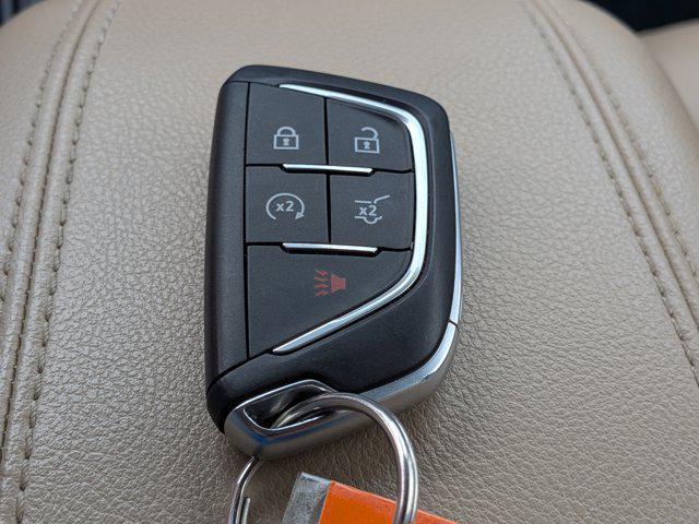 2024 Cadillac XT4 FWD Premium Luxury