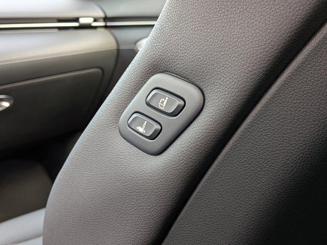 2025 Genesis GV70 2.5T AWD