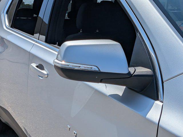 2022 Chevrolet Traverse FWD LT Cloth