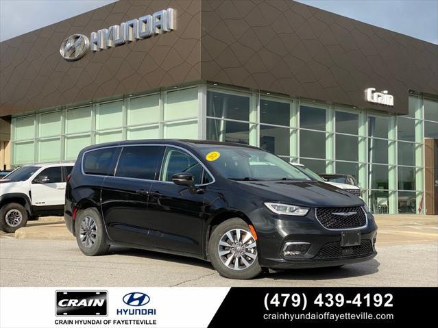 2023 Chrysler Pacifica Hybrid Touring L for sale in FAYETTEVILLE, AR