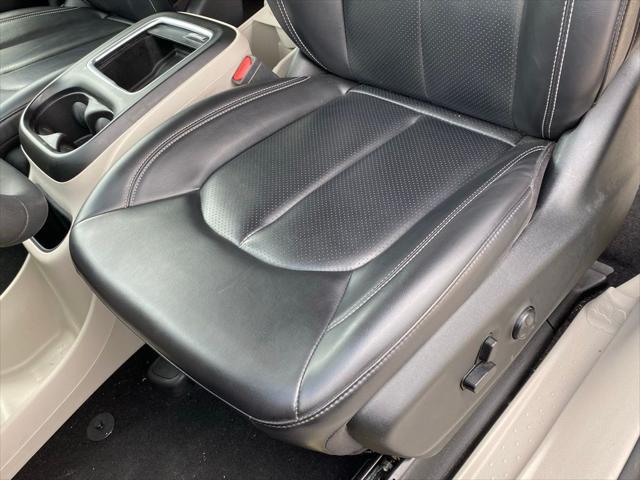 2023 Chrysler Pacifica Hybrid Touring L
