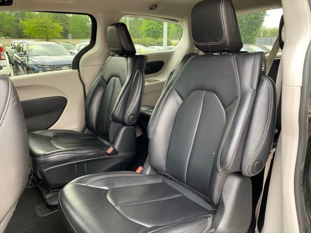 2023 Chrysler Pacifica Hybrid Touring L