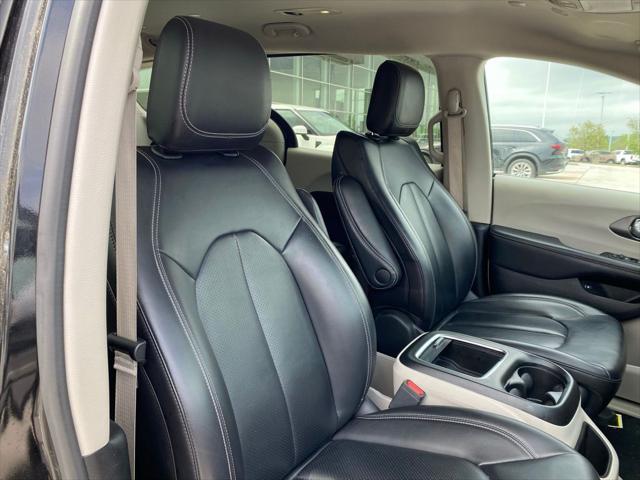 2023 Chrysler Pacifica Hybrid Touring L