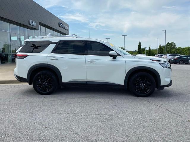 2022 Nissan Pathfinder SL 2WD