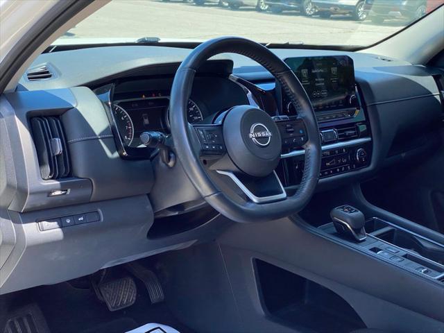 2022 Nissan Pathfinder SL 2WD