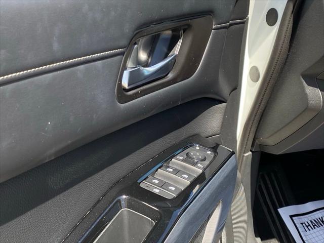 2022 Nissan Pathfinder SL 2WD