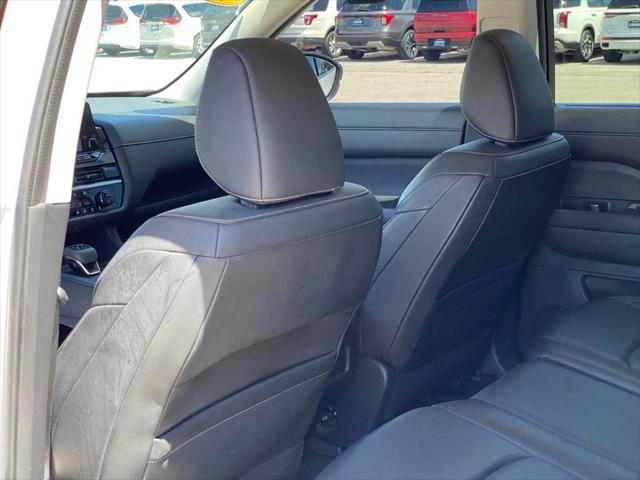 2022 Nissan Pathfinder SL 2WD