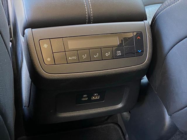 2022 Nissan Pathfinder SL 2WD