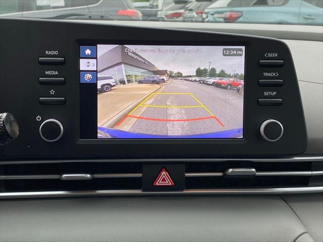 2024 Hyundai Elantra SE