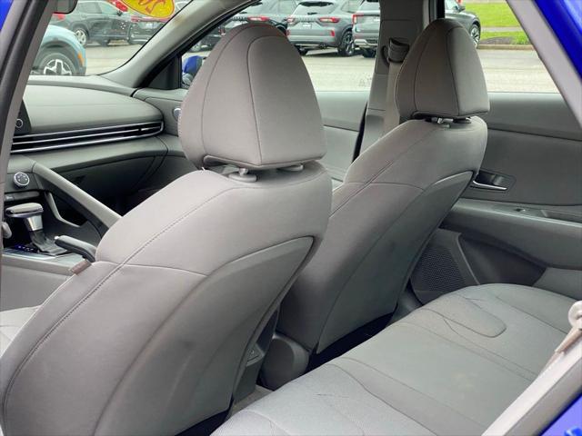 2024 Hyundai Elantra SE