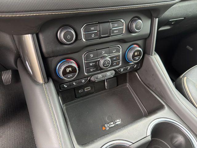 2023 Chevrolet Suburban 2WD Premier