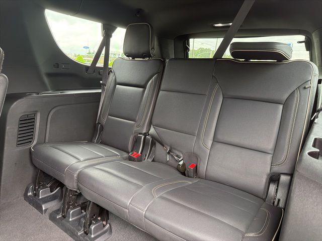 2023 Chevrolet Suburban 2WD Premier