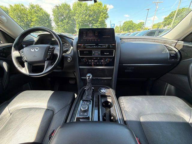 2024 INFINITI QX80 LUXE