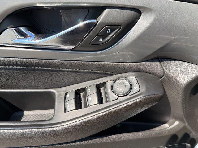 2023 Chevrolet Traverse FWD LT Leather