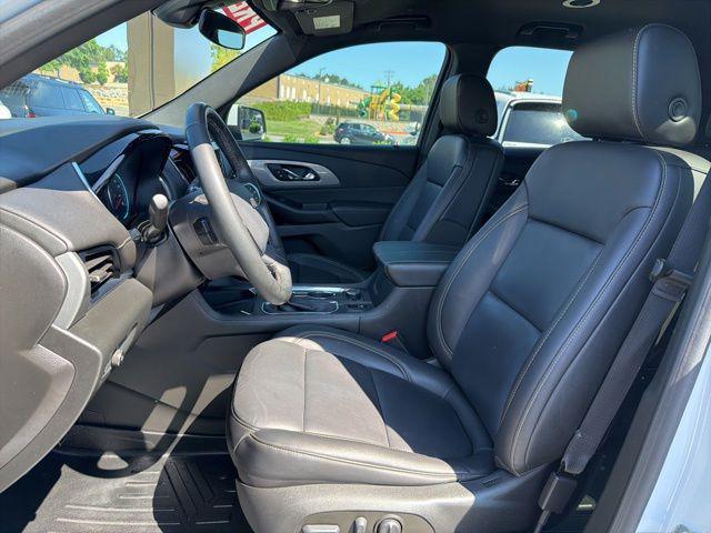 2023 Chevrolet Traverse FWD LT Leather