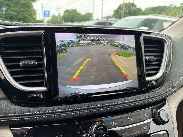 2023 Chrysler Pacifica Hybrid Touring L