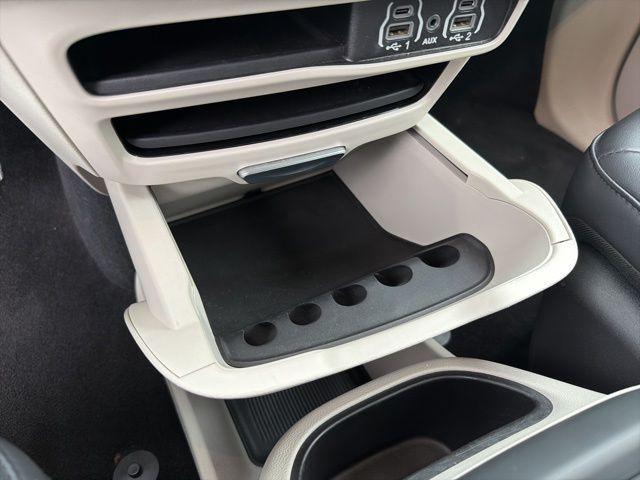 2023 Chrysler Pacifica Hybrid Touring L