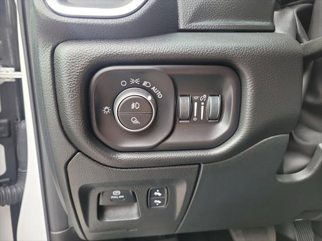 2025 Ram 1500 Big Horn Crew Cab 4x4 5'7" Box