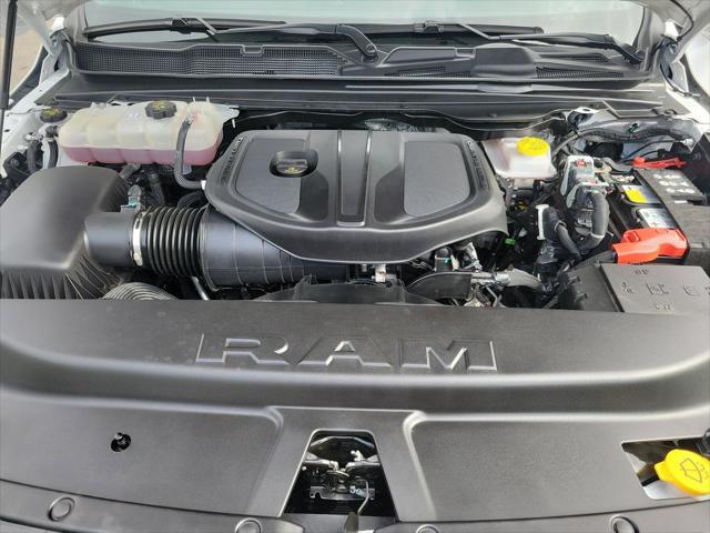 2025 Ram 1500 Big Horn Crew Cab 4x4 5'7" Box