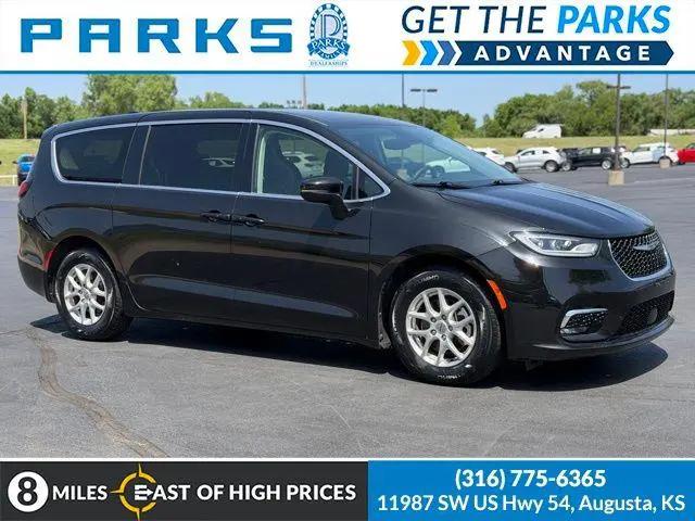 2023 Chrysler Pacifica Touring L for sale in Augusta, KS
