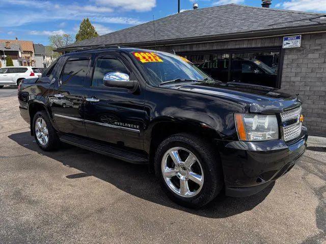 2013 Chevrolet Avalanche LTZ for sale in Milwaukee, WI