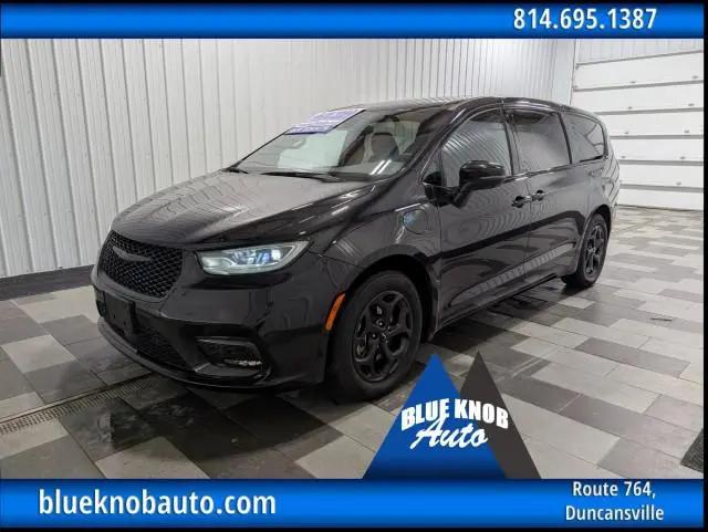2023 Chrysler Pacifica Hybrid Touring L for sale in Duncansville, PA