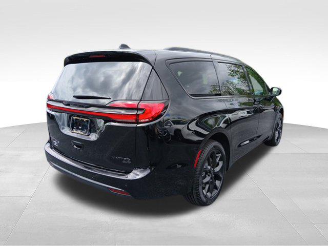 2027 Chrysler Pacifica Limited