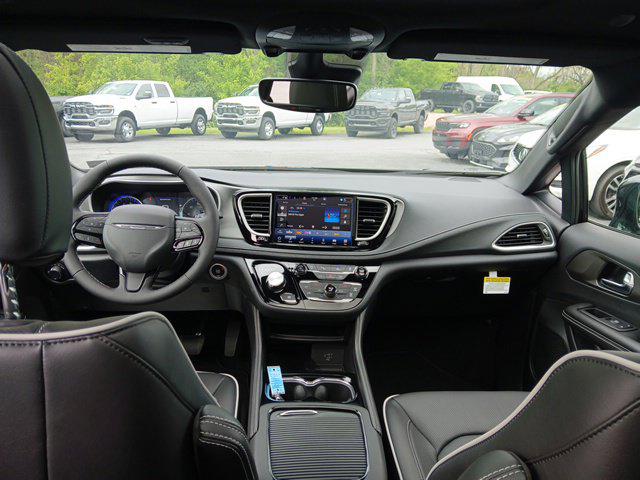 2027 Chrysler Pacifica Limited