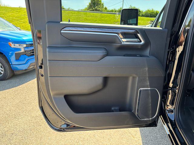 2026 Chevrolet Silverado 2500HD Crew Cab, Standard Bed, LTZ, 4WD