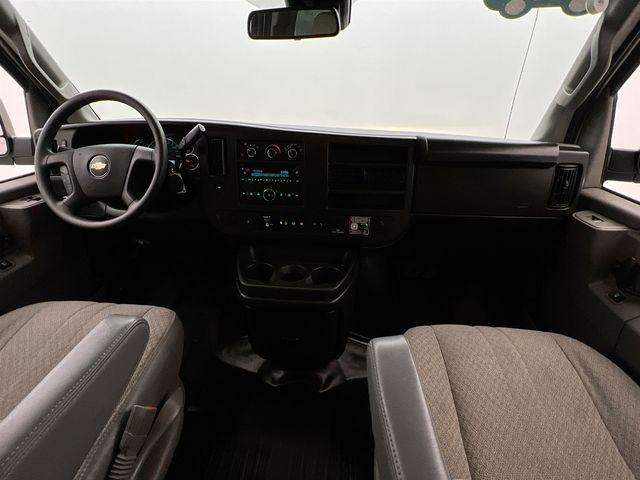 2025 Chevrolet Express Passenger RWD 2500 Regular Wheelbase LT