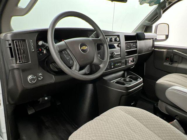 2025 Chevrolet Express Passenger RWD 2500 Regular Wheelbase LT