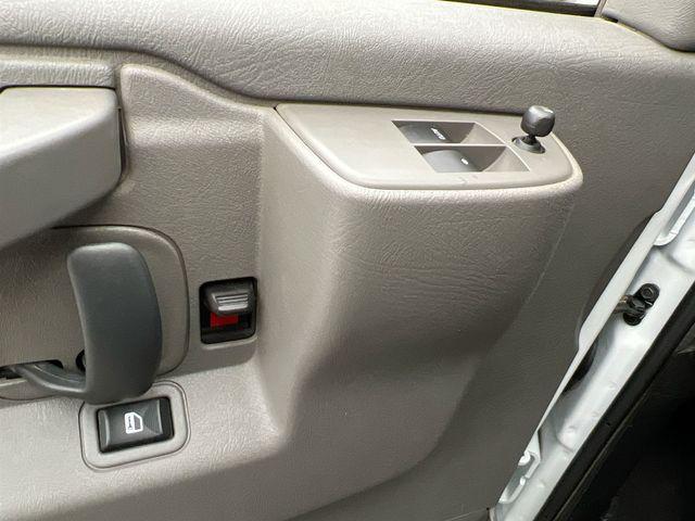 2025 Chevrolet Express Passenger RWD 2500 Regular Wheelbase LT