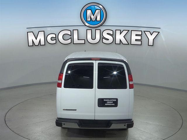 2025 Chevrolet Express Passenger RWD 2500 Regular Wheelbase LT