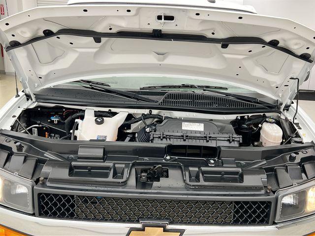 2025 Chevrolet Express Passenger RWD 2500 Regular Wheelbase LT