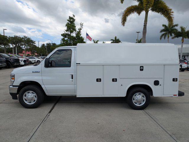 2026 Ford E-350 Cutaway Base