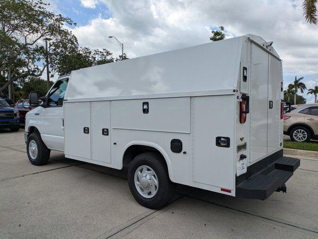 2026 Ford E-350 Cutaway Base