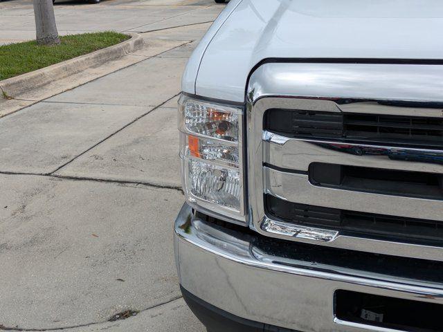 2026 Ford E-350 Cutaway Base