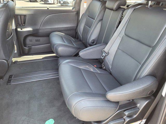2018 Toyota Sienna SE 8 Passenger