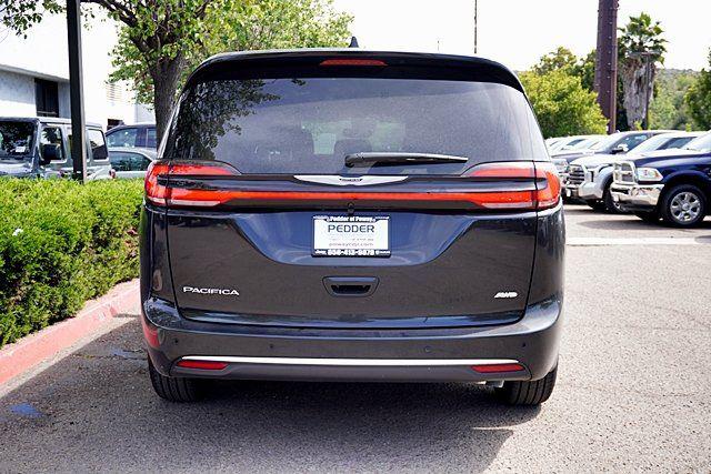 2026 Chrysler Pacifica Select AWD