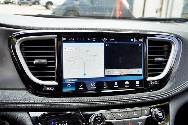 2026 Chrysler Pacifica Select AWD