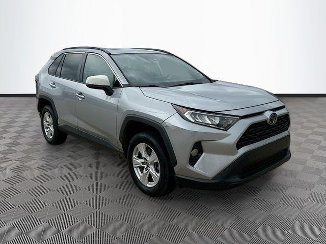 2021 Toyota RAV4 XLE FWD's photo