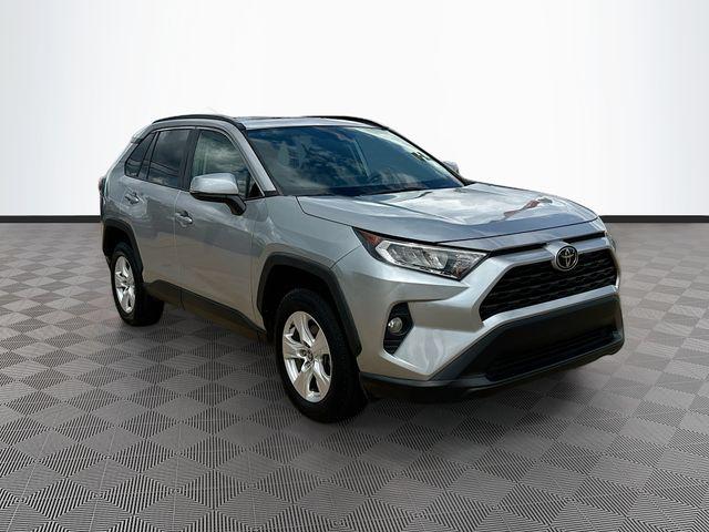 2021 Toyota RAV4 XLE FWD's photo