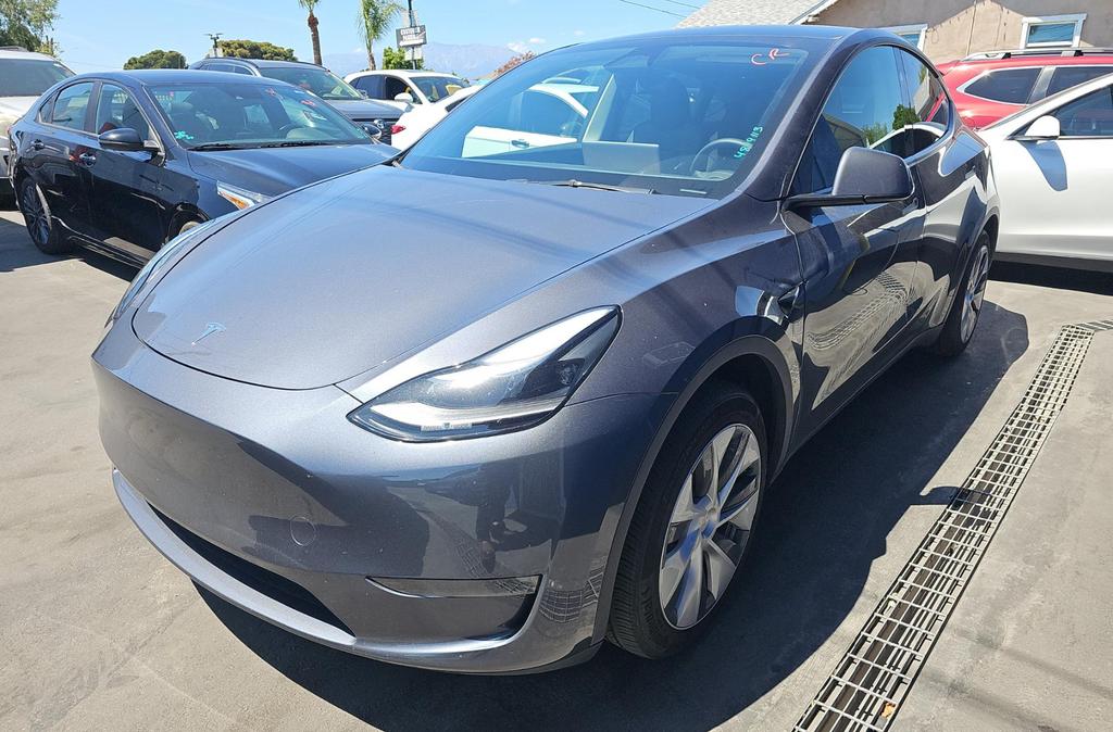 2023 Tesla Model Y Rear Wheel Drive's photo