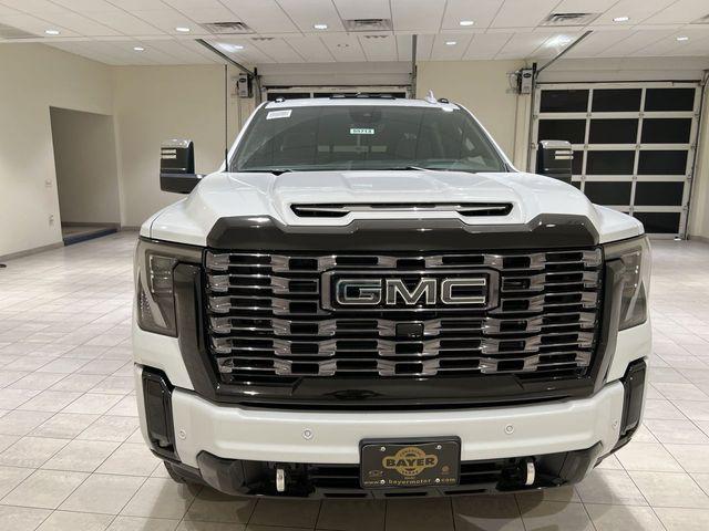 2026 GMC Sierra 2500HD Crew Cab, Standard Bed, Denali Ultimate, 4WD