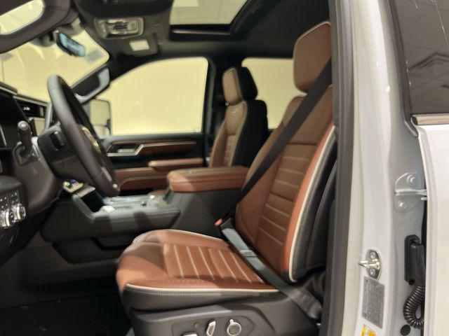 2026 GMC Sierra 2500HD Crew Cab, Standard Bed, Denali Ultimate, 4WD